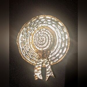 Vintage Handcrafted 3 Tone Metal Brooch/Pendant - Lady's Sunbonnet
